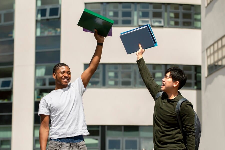 5 major differences between ‘College’ and ‘University’?